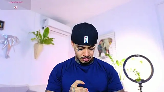 Snapshot of JordanSmiith_ chatting on 12.15.25 JordanSmiith online show from 12.15.25