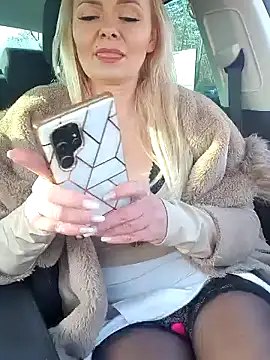 GjuliaX online show from 02.09.25