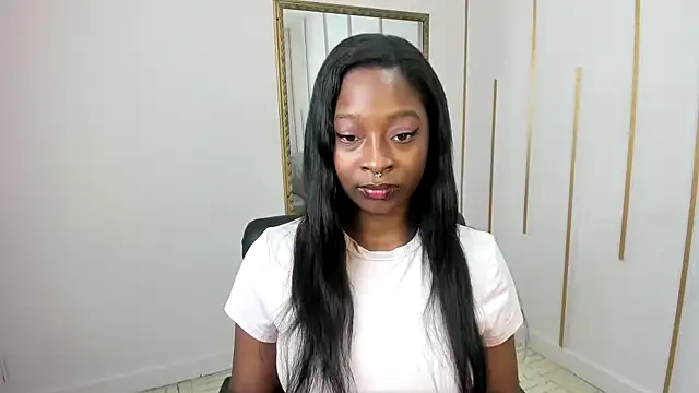 Snapshot of Nayariskaya chatting on 11.18.25 Nayariskaya online show from 11.18.25