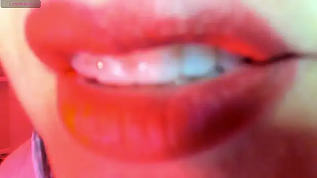 queen fetish online show from 10.16.25