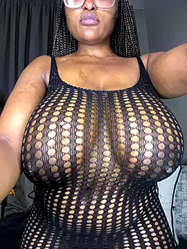Bustygoddess32 online show from 09.27.25