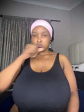 Snapshot of Bustygoddess32 chatting on 11.05.25 Bustygoddess32 online show from 11.05.25