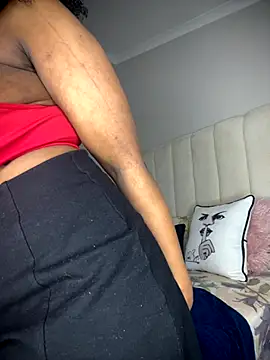 Snapshot of Bustygoddess32 chatting on 11.18.25 Bustygoddess32 online show from 11.18.25