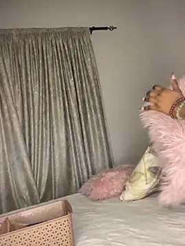 Snapshot of Bustygoddess32 chatting on 12.18.25 Bustygoddess32 online show from 12.18.25