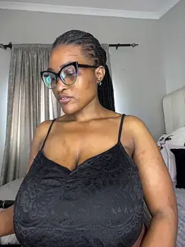 Snapshot of Bustygoddess32 chatting on 01.17.26 Bustygoddess32 online show from 01.17.26