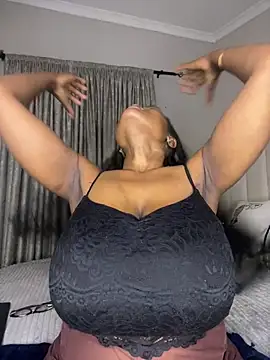 Snapshot of Bustygoddess32 chatting on 02.08.26 Bustygoddess32 online show from 02.08.26