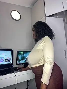 Bustygoddess32 online show from 06.22.26