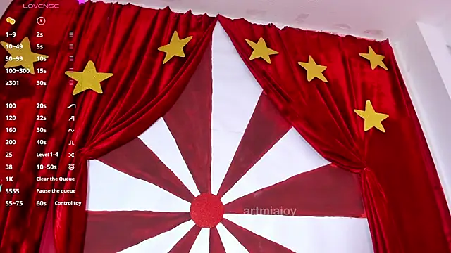 Snapshot of artmiaa chatting on 10.22.25 artmiaa online show from 10.22.25