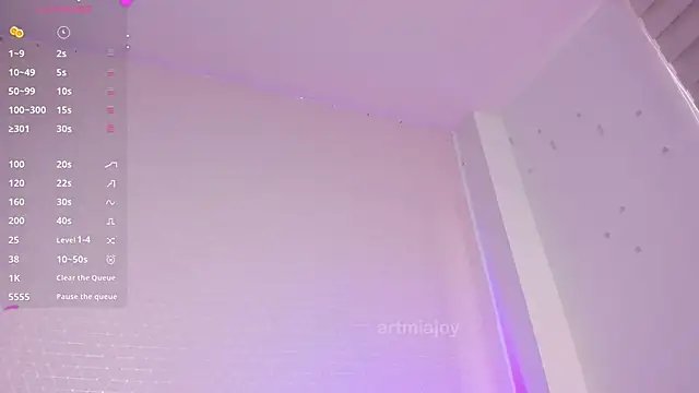 Snapshot of artmiaa chatting on 11.24.25 artmiaa online show from 11.24.25