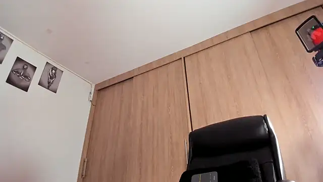 Bambi gurl online show from 02.13.25