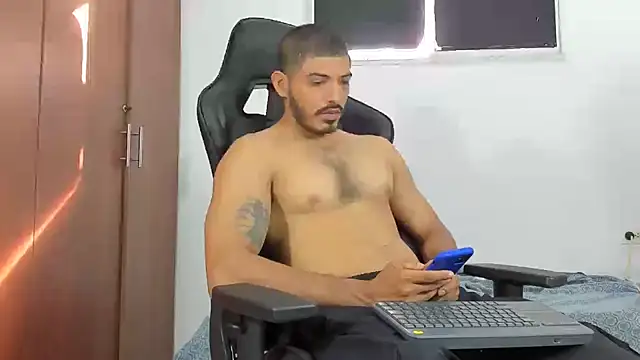 Snapshot of joris_vo chatting on 12.11.24 joris vo online show from 12.11.24