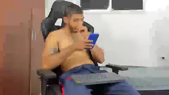 Snapshot of joris_vo chatting on 12.14.24 joris vo online show from 12.14.24