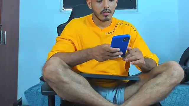 Snapshot of joris_vo chatting on 01.14.25 joris vo online show from 01.14.25