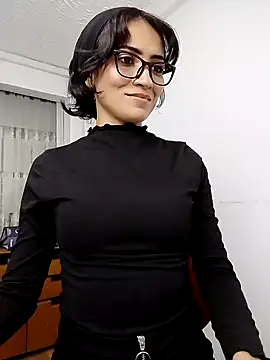Hannaaaa   online show from 10.17.25