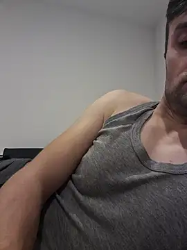 Snapshot of suarez1235 chatting on 11.14.25 suarez1235 online show from 11.14.25