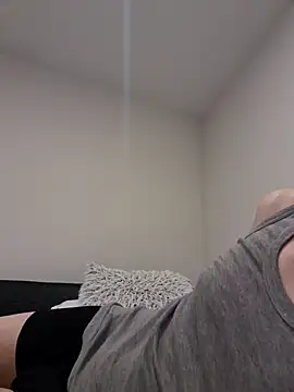 Snapshot of suarez1235 chatting on 12.02.25 suarez1235 online show from 12.02.25