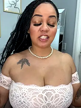 Snapshot of DestineeJayde chatting on 09.21.25 DestineeJayde online show from 09.21.25