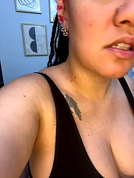 Snapshot of DestineeJayde chatting on 09.30.25 DestineeJayde online show from 09.30.25