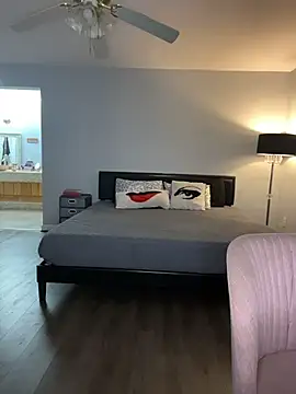 Snapshot of DestineeJayde chatting on 10.17.25 DestineeJayde online show from 10.17.25