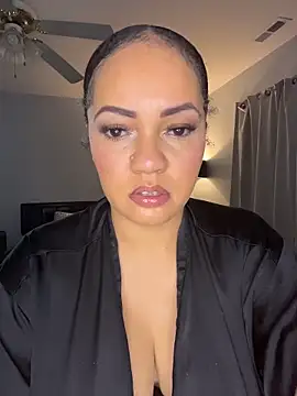 Snapshot of DestineeJayde chatting on 10.19.25 DestineeJayde online show from 10.19.25