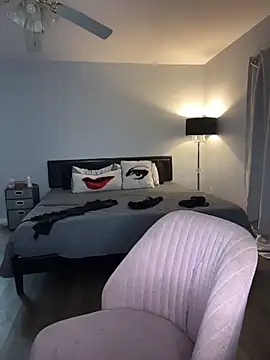 Snapshot of DestineeJayde chatting on 10.20.25 DestineeJayde online show from 10.20.25