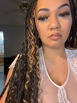 Snapshot of DestineeJayde chatting on 11.02.25 DestineeJayde online show from 11.02.25