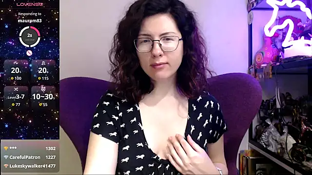 Snapshot of vaders_daughter chatting on 12.20.25 vaders daughter online show from 12.20.25