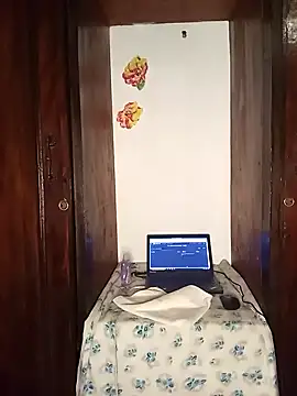 Snapshot of The-Peach-Flexer chatting on 10.25.25 The-Peach-Flexer online show from 10.25.25