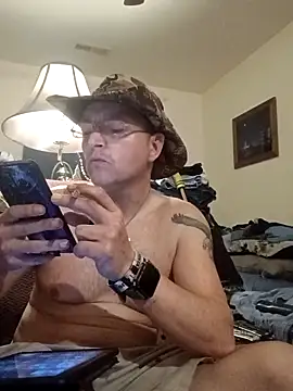 Snapshot of Lovinglife421 chatting on 04.06.26 Lovinglife421 online show from 04.06.26