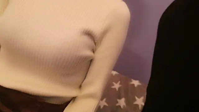 Snapshot of POCARI_SWEAT chatting on 01.13.25 POCARI SWEAT online show from 01.13.25