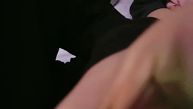 Snapshot of POCARI_SWEAT chatting on 03.19.25 POCARI SWEAT online show from 03.19.25