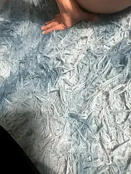 Snapshot of POCARI_SWEAT chatting on 11.20.25 POCARI SWEAT online show from 11.20.25