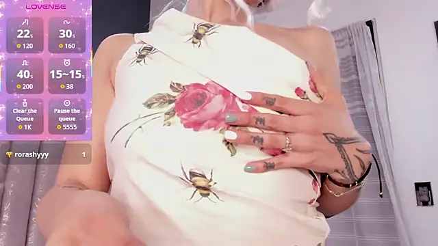 AnnieNasty online show from 11.13.25