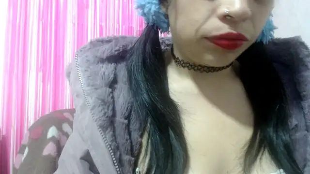 Snapshot of montthbluee chatting on 02.17.25 montthbluee online show from 02.17.25