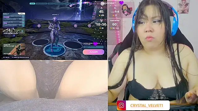 crystal7u7 online show from 10.26.25