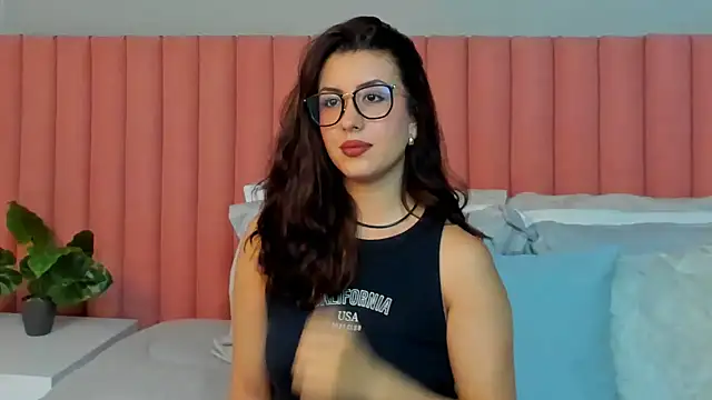 EmaSaenz online show from 04.04.26