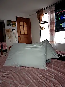 Snapshot of manuela_star chatting on 10.09.25 manuela star online show from 10.09.25