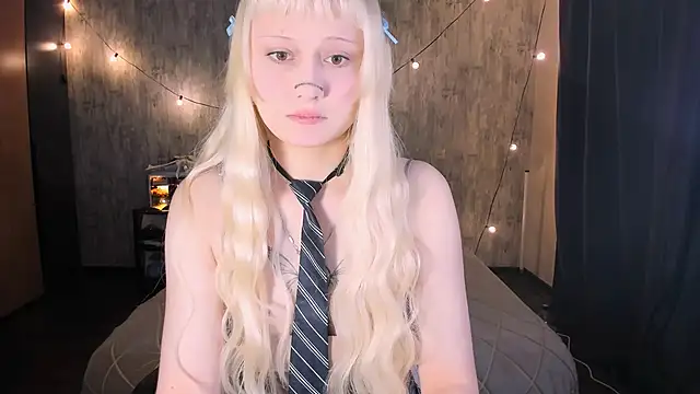 Snapshot of MariaMango chatting on 12.04.25 MariaMango online show from 12.04.25