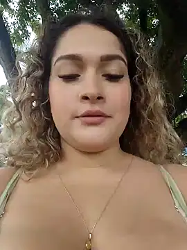 Snapshot of Sara_smiiith211 chatting on 12.04.25 Sara smiiith211 online show from 12.04.25