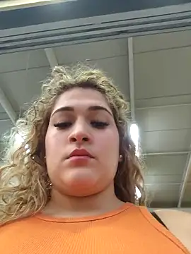 Snapshot of Sara_smiiith211 chatting on 12.15.25 Sara smiiith211 online show from 12.15.25