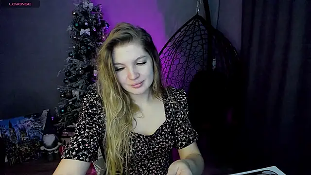 Snapshot of lily_williamss chatting on 11.07.25 lily williamss online show from 11.07.25