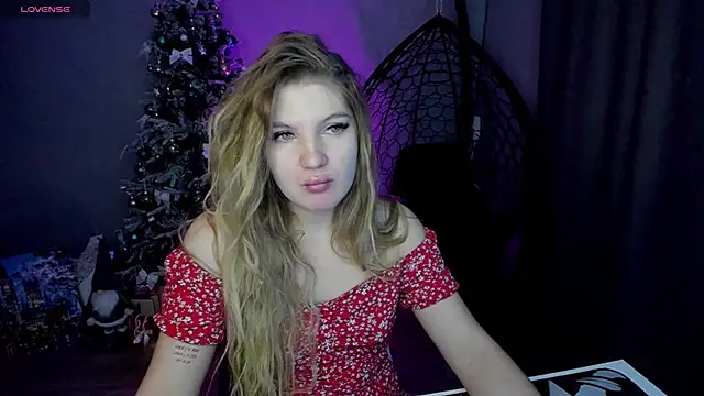 Snapshot of lily_williamss chatting on 11.10.25 lily williamss online show from 11.10.25