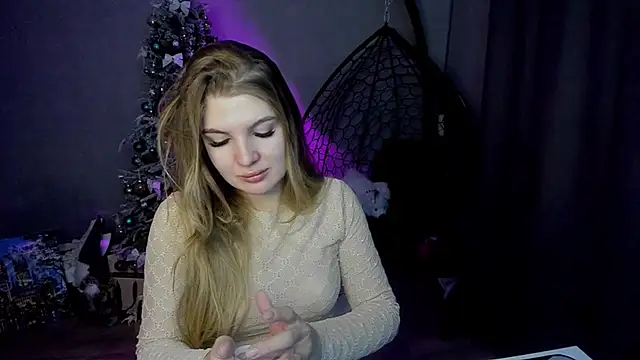 Snapshot of lily_williamss chatting on 12.01.25 lily williamss online show from 12.01.25