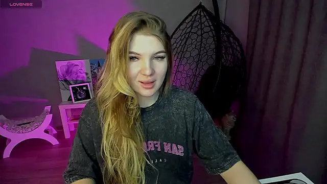 Snapshot of lily_williamss chatting on 02.02.26 lily williamss online show from 02.02.26