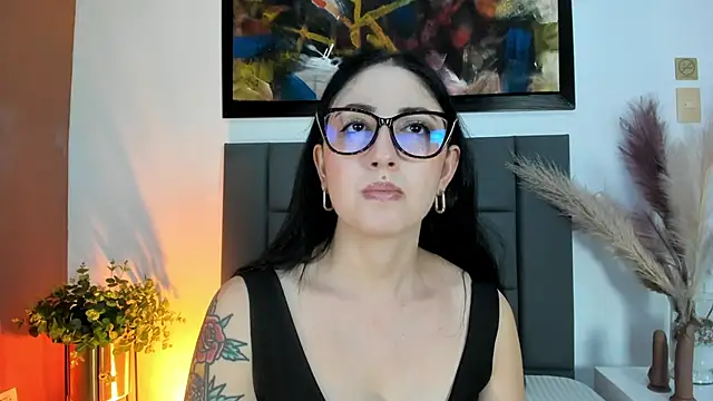 Emilywatsonn online show from 03.25.26