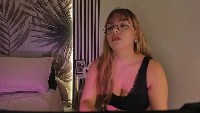 Samaantha-White online show from 02.25.26