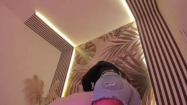 Samaantha-White online show from 04.15.26