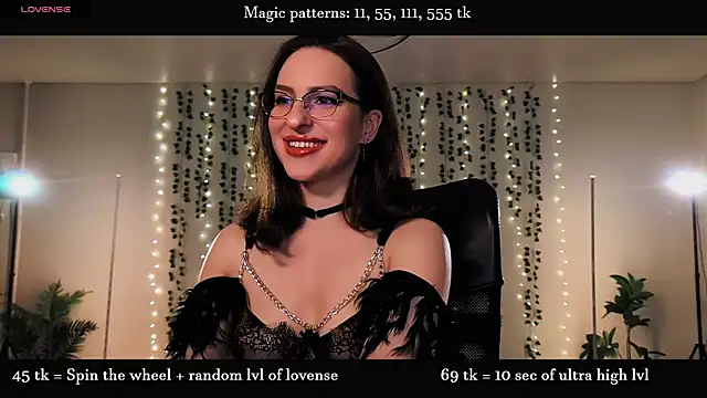 Snapshot of Alicia_x_art chatting on 07.11.26 Alicia x art online show from 07.11.26
