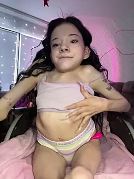 MiniSophiaa online show from 01.18.25