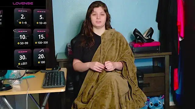 Snapshot of TreeJeanne chatting on 11.17.25 TreeJeanne online show from 11.17.25